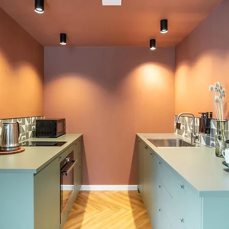 Apartment T2 Calme Avec Clim, Parking Facile, Tram A 5 Minutes *